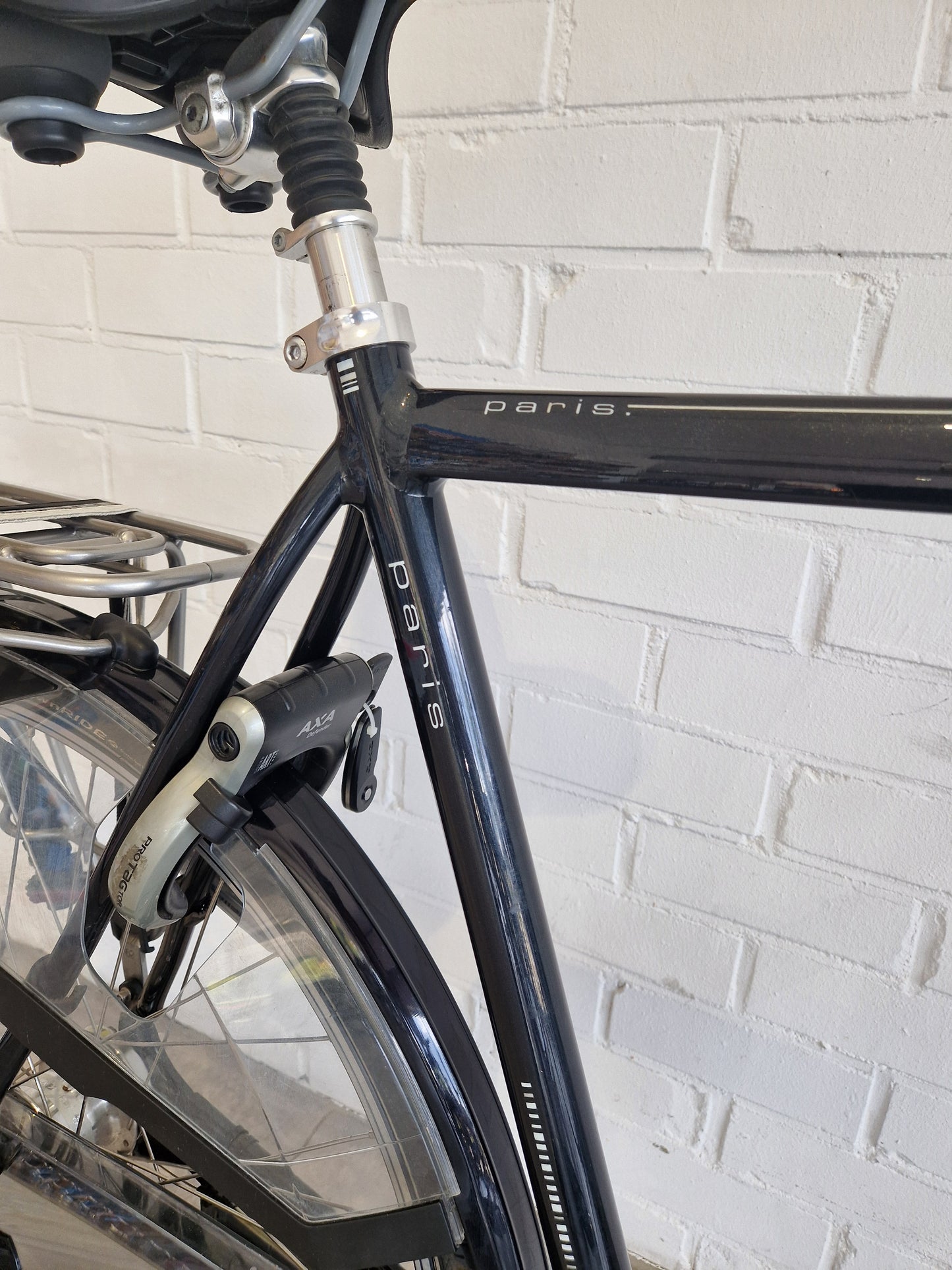 Gazelle Paris Plus H61