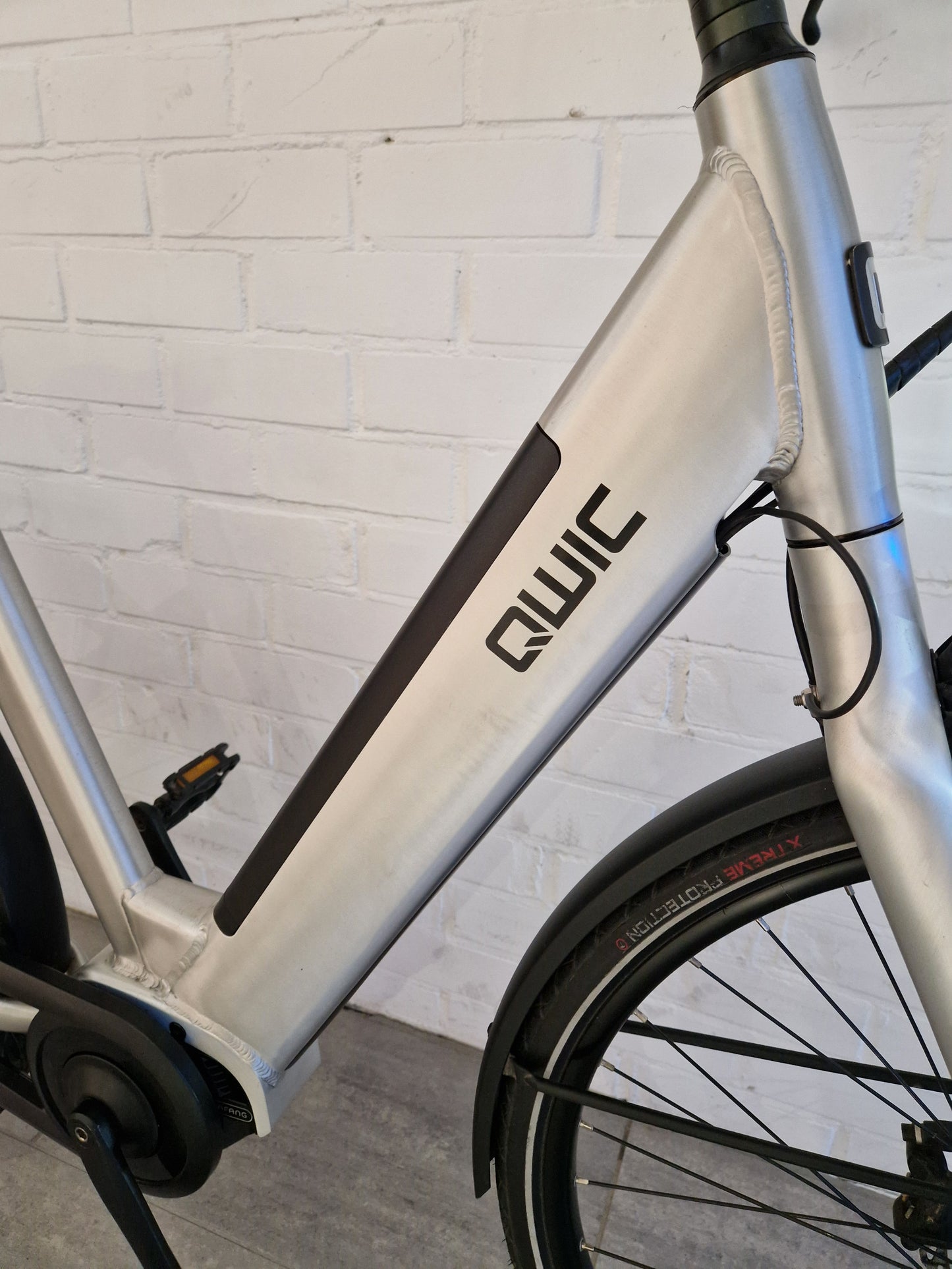 Qwic INTER Essential D50 | Slechts 381KM gereden!