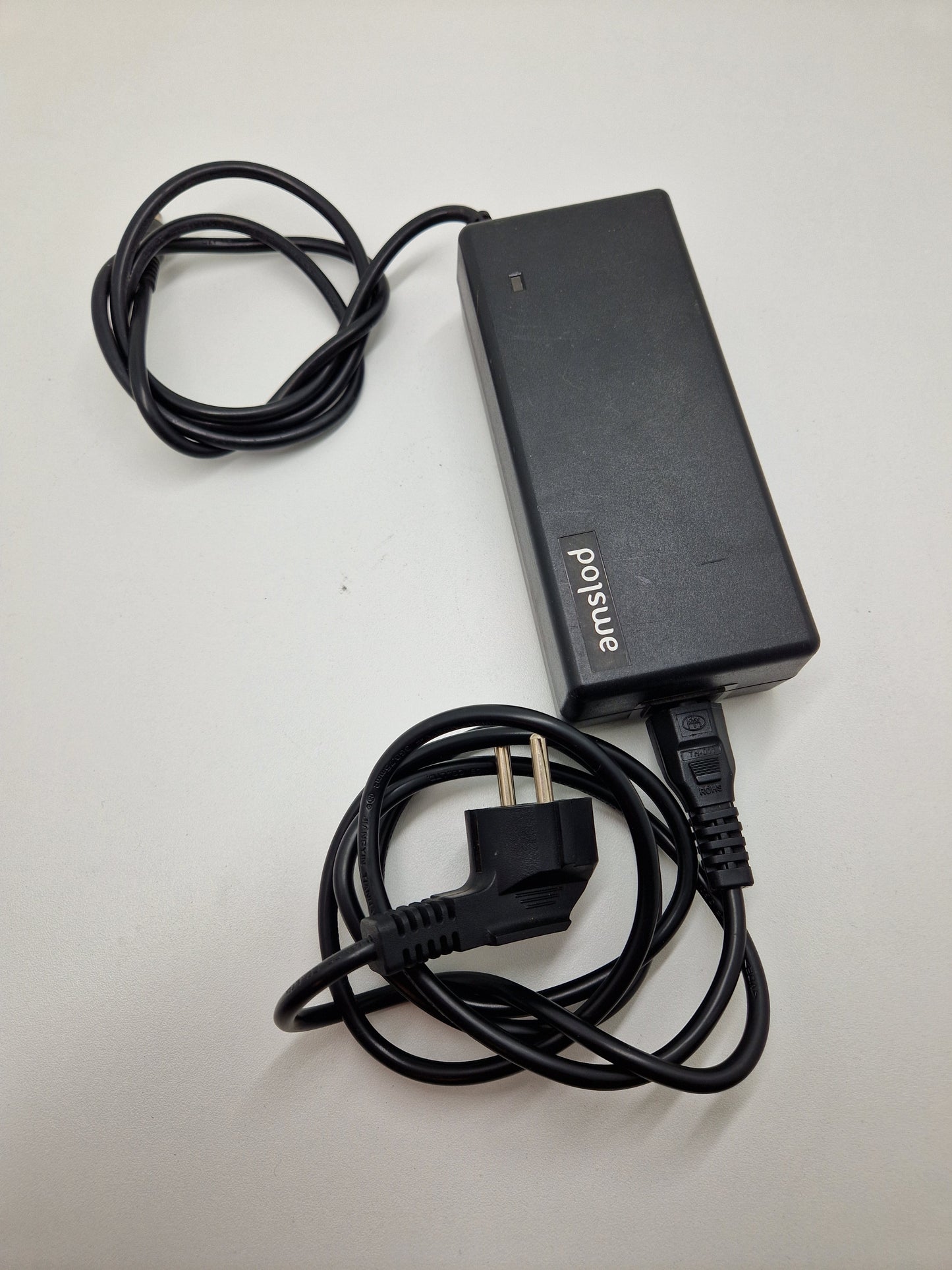 Acculader Amslod